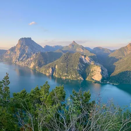 Modernes Am Traunsee - See, Berge, Fitness & Parkplatz * Altmünster