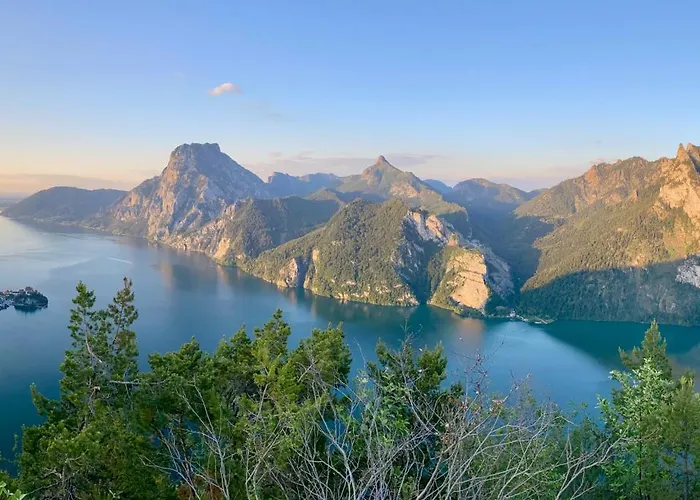 Modernes Am Traunsee - See, Berge, Fitness & Parkplatz * Altmünster