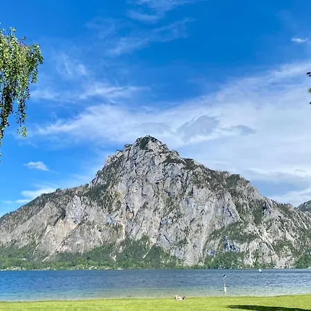 Modernes Am Traunsee - See, Berge, Fitness & Parkplatz Apartamento Altmünster