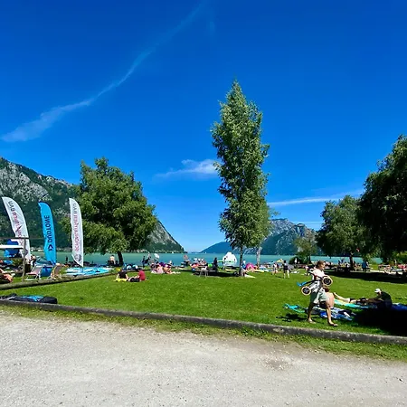 Apartamento Modernes Am Traunsee - See, Berge, Fitness & Parkplatz Altmünster